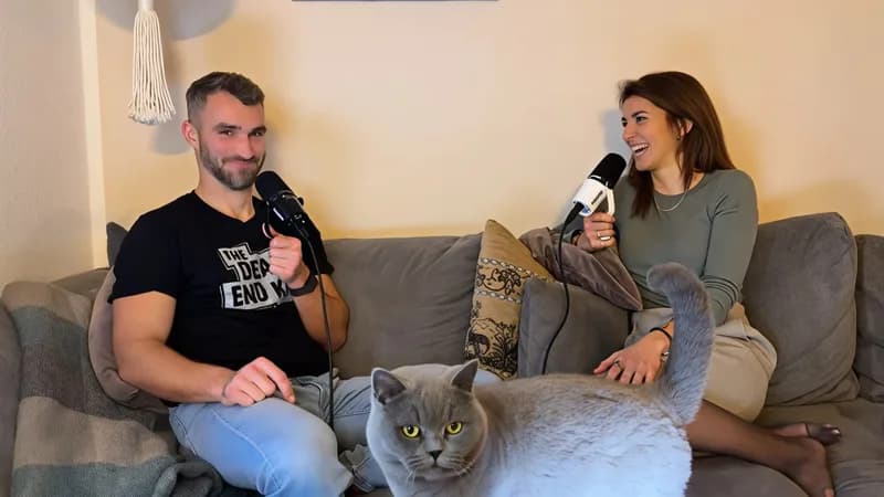 Flemming und Amelie beim Podcast-Aufnahme